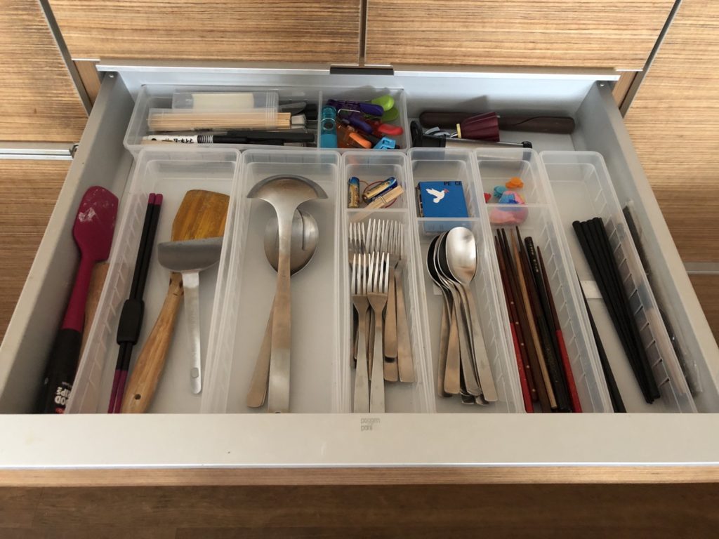 収納を四角に区切る