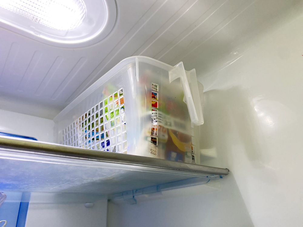 背の高い場所は手付きのカゴを